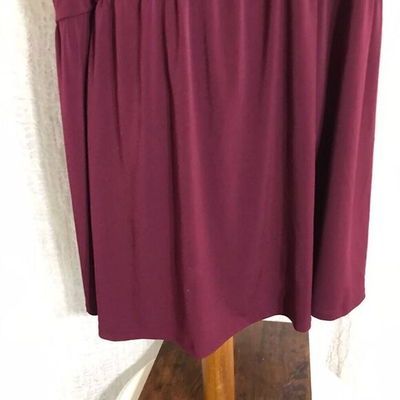 Torrid NWT Sexy Burgandy Top Size 6 ( 30 ) - Picture 5 of 8